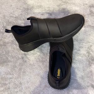 Women’s nonskid shoes